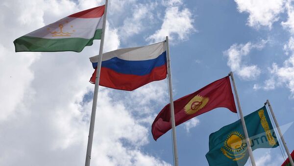 Флаги стран ОДКБ, архивное фото - Sputnik Ўзбекистон