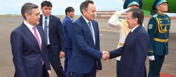 Президент Узбекистана Шавкат Мирзиёев прибыл в Астану - Sputnik Узбекистан