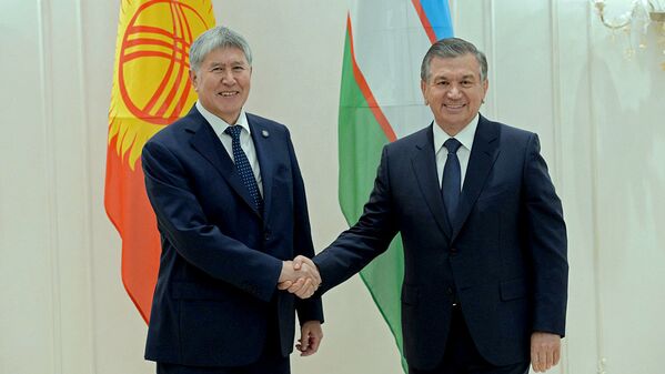 Шавкат Мирзиёев и Алмазбек Атамбаев - Sputnik Узбекистан