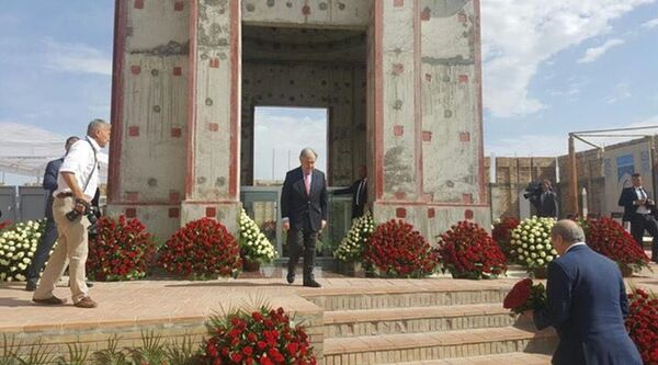 Генсек ООН Гутерреш почтил память первого президента Узбекистана Ислама Каримова - Sputnik Узбекистан