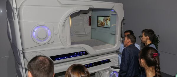 Автономная экокапсула на солнечной батарее на выставке ЭКСПО-2017 в Астане Автономная экокапсула на солнечной батарее на выставке ЭКСПО-2017 в Астане - Sputnik Узбекистан