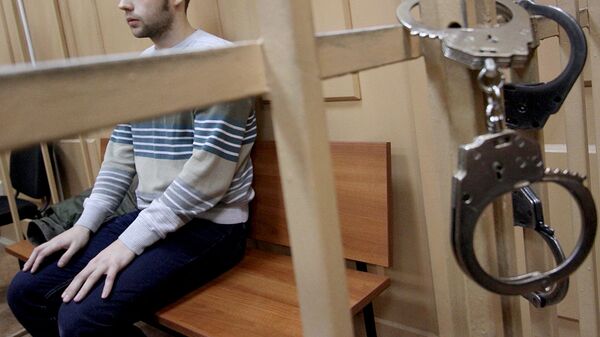 Задержанный на заседании суда - Sputnik Узбекистан