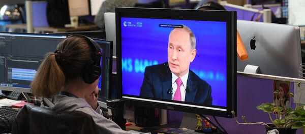 Трансляция Прямой линии с Владимиром Путиным - Sputnik Узбекистан