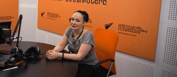 Асмик Абовян в гостях у радио Sputnik Армения Асмик Абовян в гостях у радио Sputnik Армения - Sputnik Узбекистан