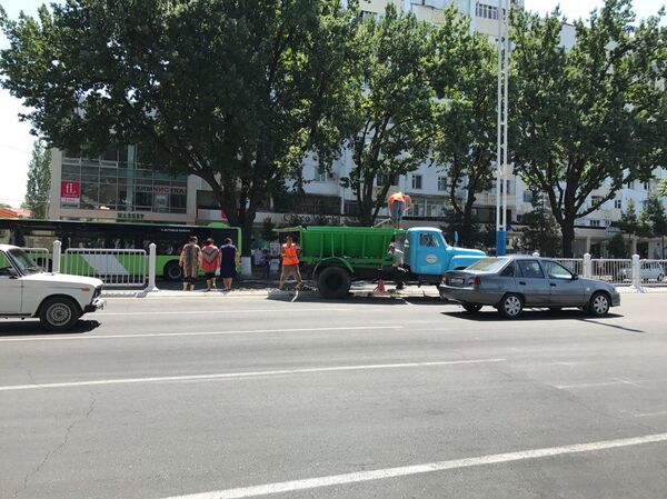 Переход на улице Амира Темура напровти кинотеатра Казахстан - Sputnik Узбекистан