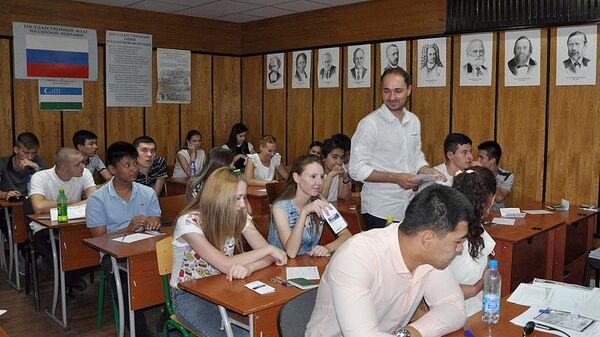 Абитуриенты из Узбекистана едут учиться в Томск - Sputnik Узбекистан
