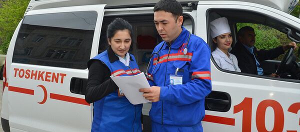 Сотрудники скорой медицинской помощи Сотрудники скорой медицинской помощи - Sputnik Ўзбекистон