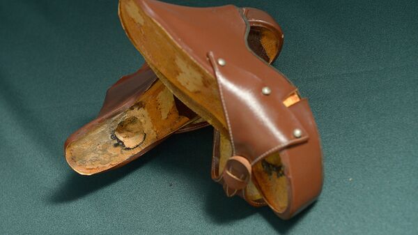 Обувь в которой был сделан тайник для наркотиков - Sputnik Узбекистан