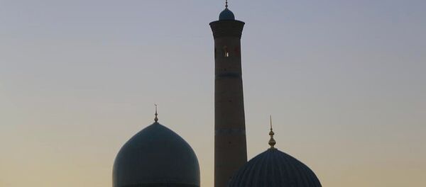 Праздничная молитва в соборной мечети Хазрати Имам Праздничная молитва в соборной мечети Хазрати Имам - Sputnik Ўзбекистон