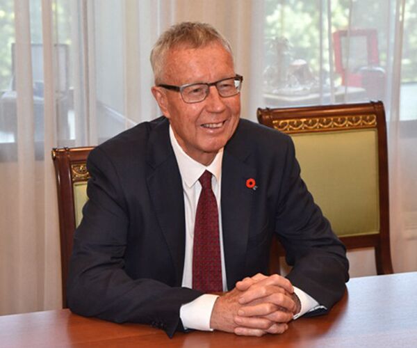 Чрезвычайный и Полномочный Посол Новой Зеландии с резиденцией в г.Москве Иэн Александр Хилл - Sputnik Узбекистан