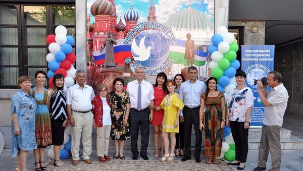 Молодежный фестиваль русскоязычной прессы в РЦНК в Ташкенте - Sputnik Узбекистан