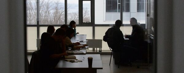 Студенты в аудитории Студенты в аудитории - Sputnik Узбекистан