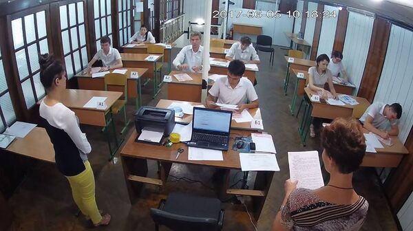 Учащиеся Узбекистана впервые сдали ЕГЭ в Ташкенте Учащиеся Узбекистана впервые сдали ЕГЭ в Ташкенте - Sputnik Узбекистан