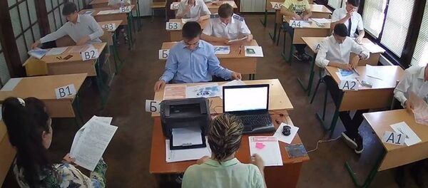 Школьники Ташкента сдают ЕГЭ - Sputnik Ўзбекистон