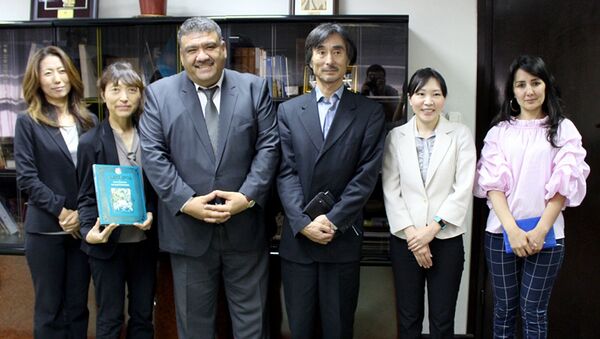 Встреча председателя А.Шарапова с содиректором Центра Узбекистан-Япония Таката Хирохико, - Sputnik Узбекистан