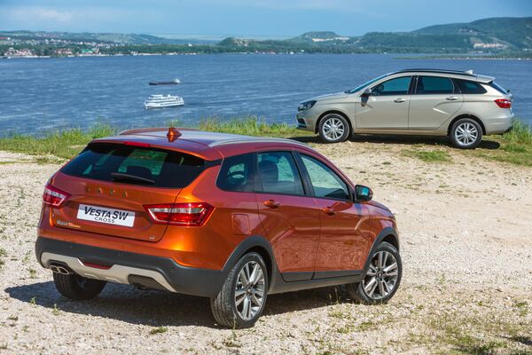 AvtoVAZ predstavil universalы Lada Vesta SW i Lada Vesta SW Cross AvtoVAZ predstavil universalы Lada Vesta SW i Lada Vesta SW Cross - Sputnik Oʻzbekiston