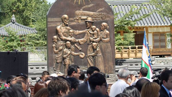 Открытие Монумента благодарности узбекскому народу от  корейцев Узбекистана - Sputnik Узбекистан