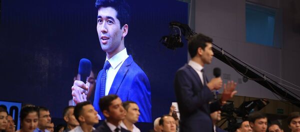 Заместитель председателя Народного образование Алишер Садуллаев Заместитель председателя Народного образование Алишер Садуллаев - Sputnik Ўзбекистон