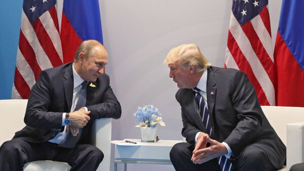 Владимир Путин ва Дональд Трамп - Sputnik Ўзбекистон