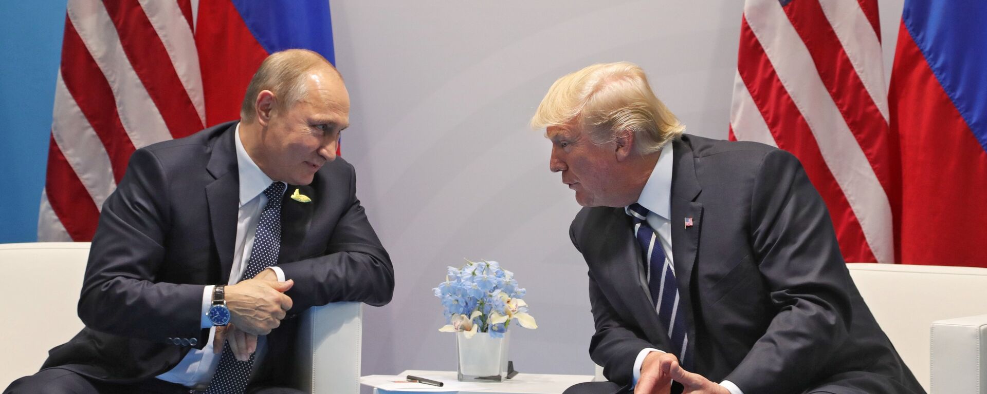 Владимир Путин ва Дональд Трамп - Sputnik Ўзбекистон, 1920, 17.10.2025