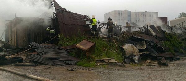 Ликвидация пожара в Колпинском районе Санкт-Петербурга. 13 июля 2017 Ликвидация пожара в Колпинском районе Санкт-Петербурга. 13 июля 2017 - Sputnik Узбекистан