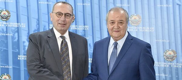 Абдулазиз Камилов и Стефано Мансервиси Абдулазиз Камилов и Стефано Мансервиси - Sputnik Узбекистан