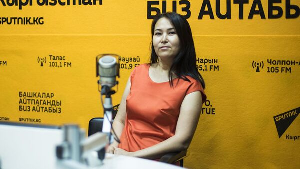 Специалист по коммуникациям Министерства сельского хозяйства и мелиорации КР Ирена Байтанаева во время интервью Sputnik Кыргызстан - Sputnik Узбекистан