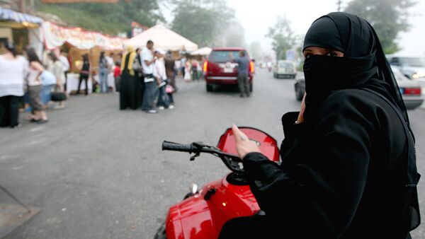 Девушка на мотоцикле - Sputnik Узбекистан