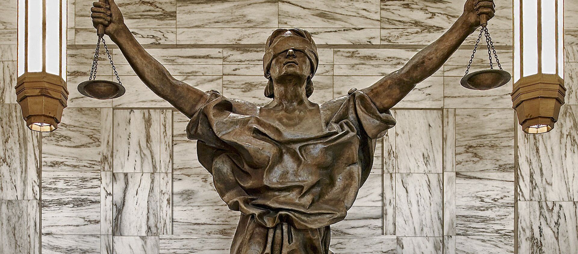 Статуя богини правосудия - Sputnik Узбекистан, 1920, 03.11.2020