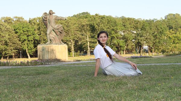 Арина Габараева - участница Международного вокального конкурса Ты супер! на отдыхе во Всероссийском детском центре Орленок - Sputnik Узбекистан