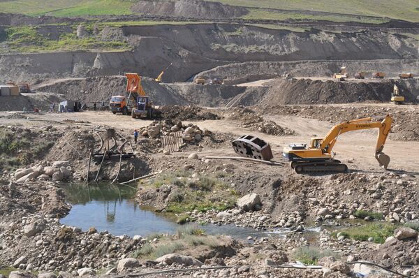 Разработка новых месторождений золота, архивное фото - Sputnik Узбекистан