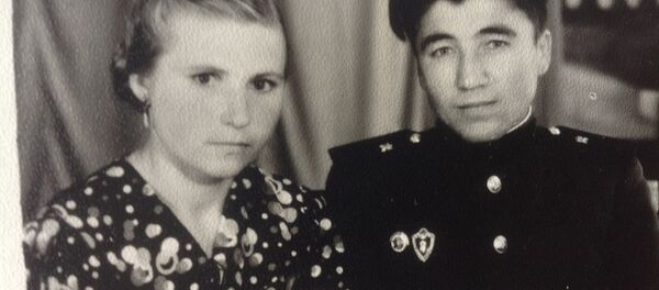 Ольга и Джуракул Расуловы, архивное фото Ольга и Джуракул Расуловы, архивное фото - Sputnik Узбекистан