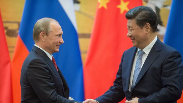 Президент России Владимир Путин  и председатель КНР Си Цзиньпин - Sputnik Узбекистан