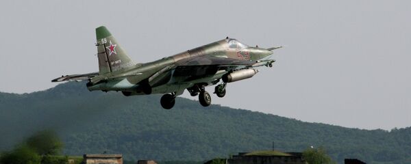 Штурмовик Су-25 СМ ВВС России Штурмовик Су-25 СМ ВВС России - Sputnik Узбекистан