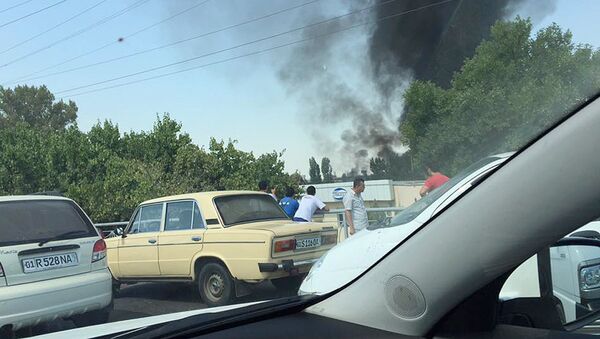 В Ташкенте загорелась 10-тонная цистерна с горючим - Sputnik Ўзбекистон