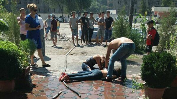 В Сергели мужчина зарезал девушку В Сергели мужчина зарезал девушку - Sputnik Узбекистан