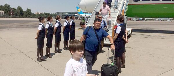 Пассажиры первого рейса Нью-Йорк-Ташкент - Sputnik Узбекистан