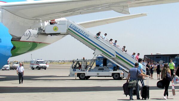 В Ташкенте приземлился Boeing, совершивший первый прямой рейс из США - Sputnik Узбекистан
