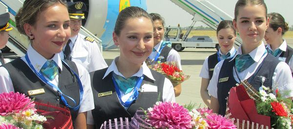 В Ташкенте приземлился Boeing, совершивший первый прямой рейс из США В Ташкенте приземлился Boeing, совершивший первый прямой рейс из США - Sputnik Ўзбекистон