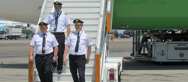 В Ташкенте приземлился Boeing, совершивший первый прямой рейс из США В Ташкенте приземлился Boeing, совершивший первый прямой рейс из США - Sputnik Узбекистан