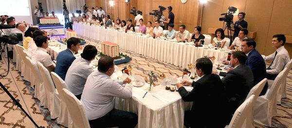 Заседание Международного пресс-клуба в сотрудничестве с АКИБ Ипотека-банк - Sputnik Узбекистан