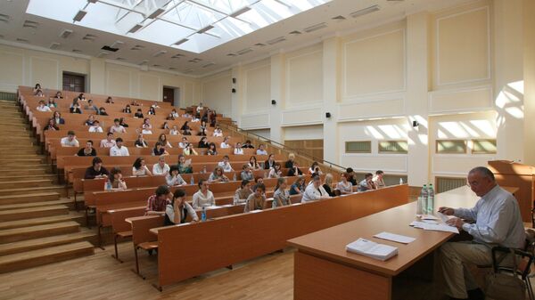 Студенты в аудитории - Sputnik Ўзбекистон