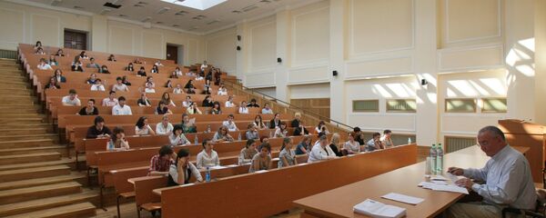 Студенты в аудитории Студенты в аудитории - Sputnik Ўзбекистон