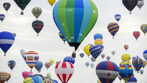 Фестиваль воздушных шаров в Франции - Sputnik Узбекистан