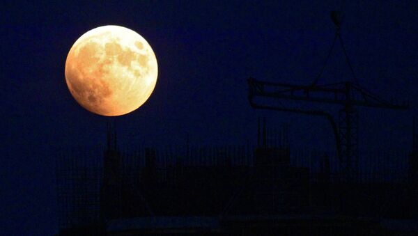 Полное лунное затмение - Sputnik Узбекистан