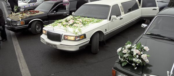 Тўй кортежи Тўй кортежи - Sputnik Ўзбекистон