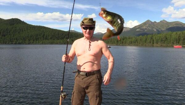 Спутник_Отдых Путина: подводная охота на щуку и рыбалка - Sputnik Ўзбекистон