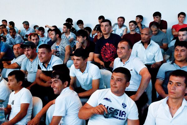 Зрители на боксерском турнире Таджикистан vs Узбекистан - Sputnik Узбекистан