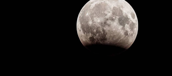 Лунное затмение с 7 на 8 августа - Sputnik Узбекистан