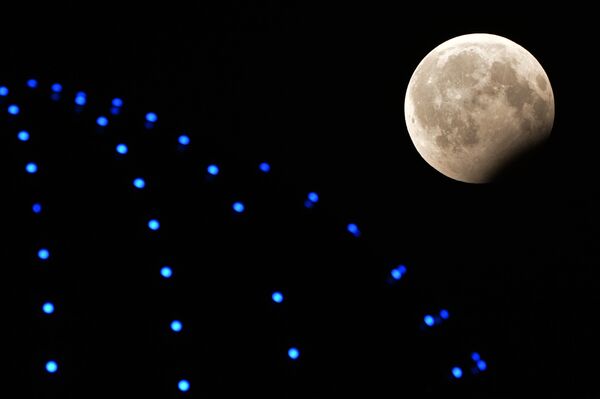 Лунное затмение в Грозном - Sputnik Узбекистан